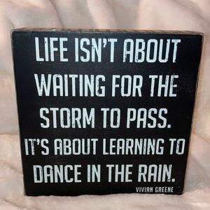 🌟 Vivian Greene Farmhouse sign